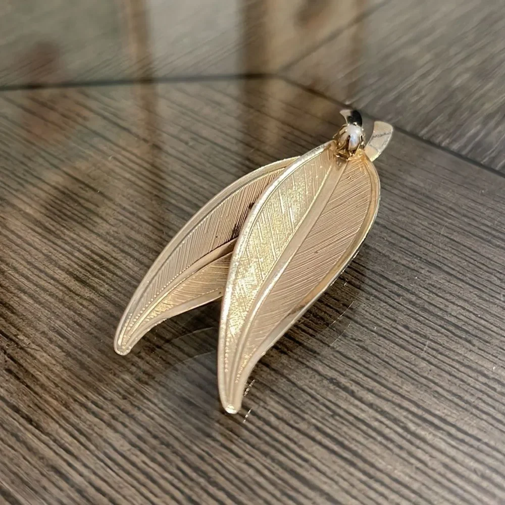 Vintage Double Leaf Gold-tone Pin with Faux Pearl Accent